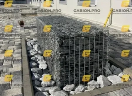Декоративные габионы из сварной сетки для зонирования в благоустройстве